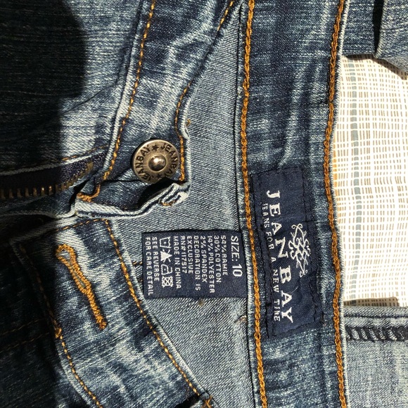 Capris - Picture 2 of 3